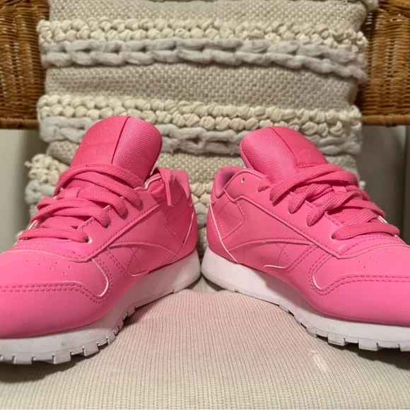 Fuchsia pink Reebok trainers - Picture 3 of 6